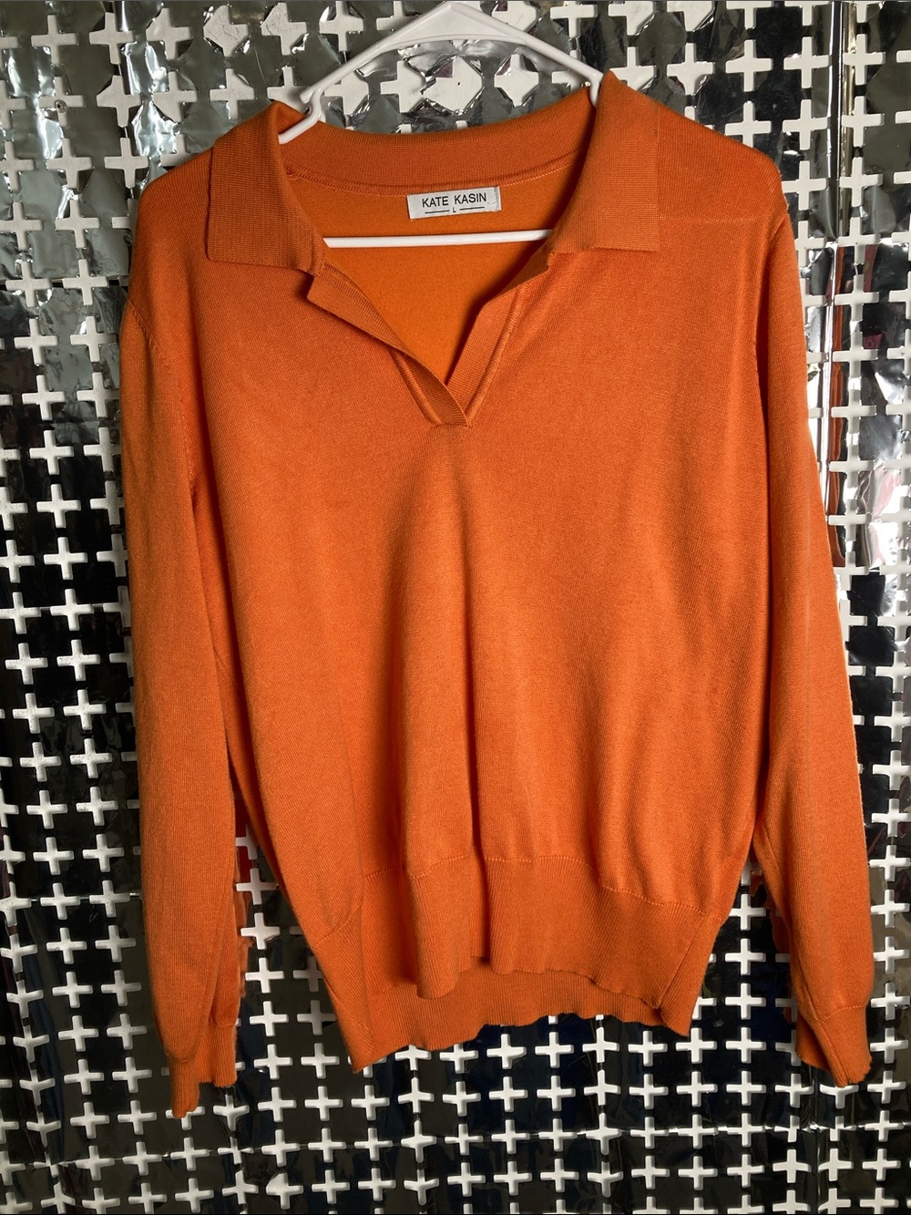 Kate Kasin Women's V-Neck Polo Sweater in Orange